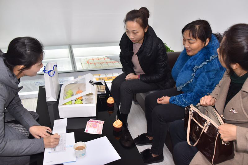 嘉賓和體驗者對霍爾新風(fēng)的產(chǎn)品給予了高度評價，對館內(nèi)空氣體驗更是贊口不絕